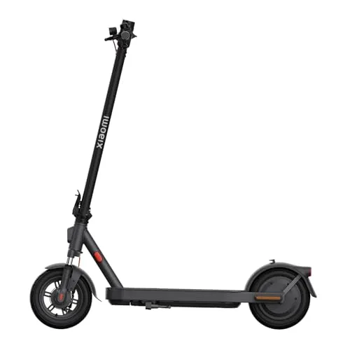 Xiaomi E-Scooter 5 Elite mit Straßenzulassung (DE) - Elektroscooter mit 360Wh Akku für bis zu 25km Reichweite, 400W Motor für Steigungen bis 20%, 3 Fahrmodi und umfassende Sicherheitsfeatures für komfortable Fahrten.