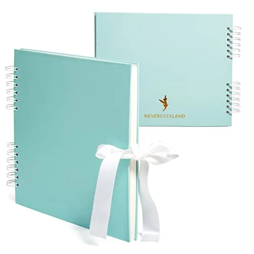 Never Ever Land Scrapbook-Album - 30 x 25 cm Fotoalbum mit 80 glatten 250-g/m²-Seiten - Stabiles Hardcover mit niedlicher Schleife - Perfekt für Baby-, Hochzeits- & Familienfotos – Blau