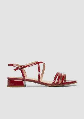 s.Oliver Sandalen Lackleder-Optik rot Größe 41 - Schicke Sandalen in Lackleder-Optik, Größe 41. Ideal für modische Auftritte, mit bequemer Passform und strapazierfähiger Sohle. Perfekt für warme Tage! Perfekt für den täglichen Einsatz.