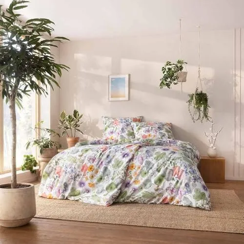 Estella Bettwäsche NatürlichEstella, 155x220 cm - Floral und Hautfreundlich - Bettwäsche aus hochwertigem Makosatin (155x220 cm), atmungsaktiv und pflegeleicht, ideal für erholsamen Schlaf und einladendes Ambiente.