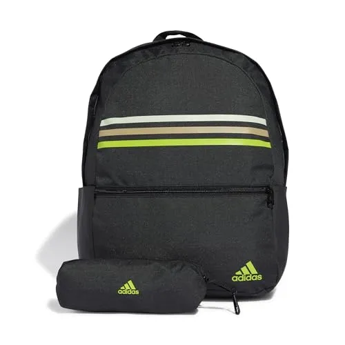 adidas Classic Horizontal 3-Stripes Backpack - Daypack aus 100 % recyceltem Polyester, mit 27,75 l Volumen und praktischen Taschen für optimalen Stauraum.