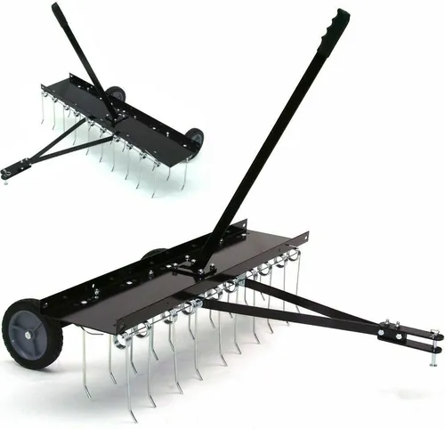 Vertikutierer Anhänger-Rasenentmooser 100 cm - Robuster Rasenlüfter für effektive Belüftung und Moosentfernung auf mittelgroßen Flächen. Individuell einstellbare Arbeitshöhe und breite Arbeitsfläche für müheloses Arbeiten.