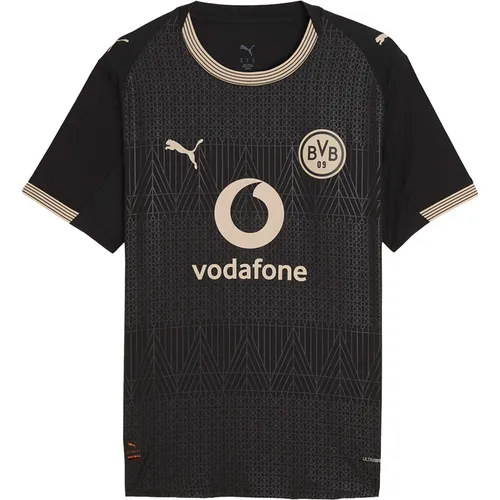 Puma BVB Sonderedition Trikot 25/26 - schwarz - Feiere die Fußballgeschichte mit dem BVB 25/26 Sondertrikot. Hergestellt aus mindestens 90 % recycelten Materialien, bietet es ein angenehmes Tragegefühl durch feuchtigkeitsregulierendes dryCELL-Gewebe.