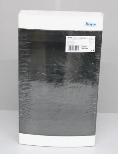 Kopp Aufputz-Verteilerkasten mit Tür und Zubehör - Verteilerkästen & Zubehör, ideal für einfache Installation und Sicherheit in Ihrem elektrischen System.