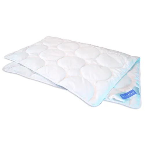 Träumeland Einziehdecke Tau 80x80 cm - Babydecke Steppbett - Hochwertige Steppdecke für Babys, kuschelig warm und atmungsaktiv für einen erholsamen Schlaf.