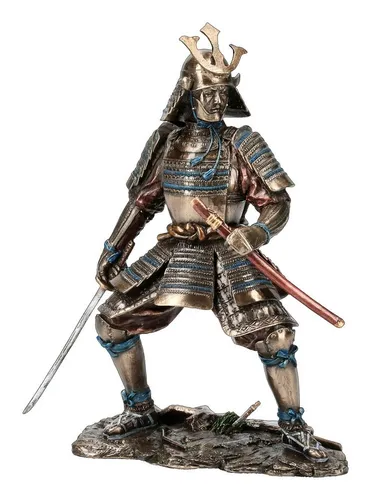 Unbekannt Samurai Figur - Krieger in Rüstung mit Zwei Schwertern - Sammlerfigur eines japanischen Kriegers in voller Rüstung, detailreich und kampfbereit. Höhe: 23 cm, ideal für jeden Japan-Fan und Deko-Liebhaber.