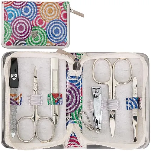 DREI SCHWERTER Germany Maniküreset 'KIDS COLLECTION' 6-tlg. - Sicheres Nagelset für Kinder - Maniküreset 'KIDS COLLECTION' von Drei Schwerter mit abgerundeten Spitzen für sichere Hand- und Fußpflege. Hochwertige Instrumente in bunter Geschenkbox – ideal für kleine Hände!