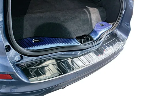 RECAMBO Ladekantenschutz für FORD Mondeo V TURNIER - Abdeckblenden für optimalen Schutz und exklusive Optik. Hergestellt aus hochwertigem V2A Edelstahl, bietet dieser Ladekantenschutz perfekte 3D-Passform und einfache Montage.