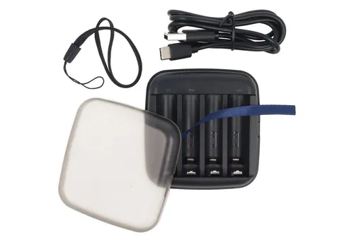 BC4 Schnell-Ladegerät für Li-Ion 1.5V Akku und 1,5V NiMH 1,2V Akkus AA AAA