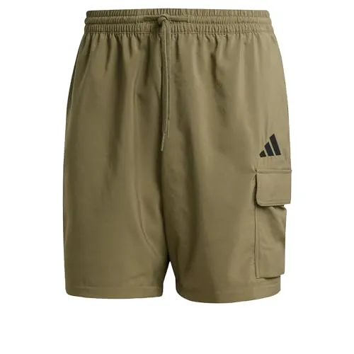 adidas Herren Essentials SMALL Logo Cargo Chelsea Short, Olive Strata/Black, XL - Sportliche Cargo-Shorts aus 100% recyceltem Polyester, ideal für aktive Tage mit elastischem Bund und praktischen Seitentaschen.