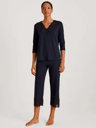 CALIDA Elegant Dreams 7/8-Pyjama Damen - Luftiger 7/8-Pyjama mit Spitzendetails, ideal für entspannte Nächte und perfekten Komfort dank elastischem Bund und TENCEL-LYCRA-Mix.