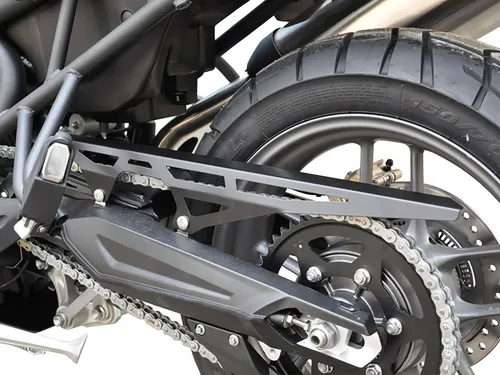 Ibex 10000929 Kettenschutz für Triumph Tiger 800/XC (2010-2018) - Gepäckträger für Offroad- und Straßenmotorräder, schützt zuverlässig den Kettentrieb und sorgt für eine lange Lebensdauer.