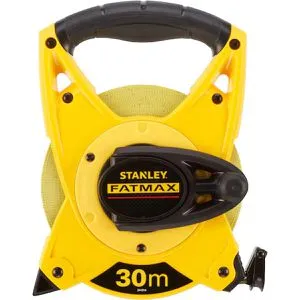 Stanley Bandmaß FatMax Fiberglas 30m/19mm - Rollmaßband mit 19 mm breitem, abriebfestem Fiberglasband, 3x schnelleres Aufwickeln und ergonomischem Handgriff für präzise Messungen und einfache Handhabung.