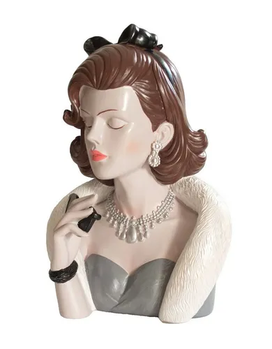 le petit Dekofigur Büste elegante Frau im Art Deco Stil - Stilvolle Deko Büste einer Dame im Retro-Art Deco Design, liebevoll aus Polyresin gefertigt. Ein echter Blickfang für Ihr Zuhause oder als besonderes Geschenk. Maße: ca. 28 x 20 x 17 cm.