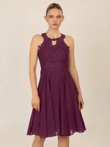 Apart Cocktailkleid mit Cut-Out-Rücken in lila von Apart