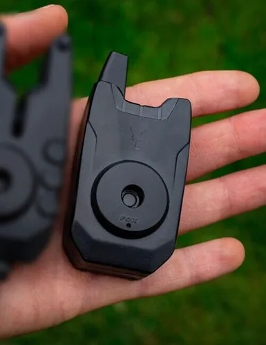 Fox Mini Micron X Receiver für Bissanzeiger - Bissanzeiger Receiver mit hoher Empfangsstärke, niedrigem Batterieverbrauch und mehrfarbigen LEDs – ideal für Karpfenfischer, wetterfestes Gehäuse und deutlicher Lautsprecher.