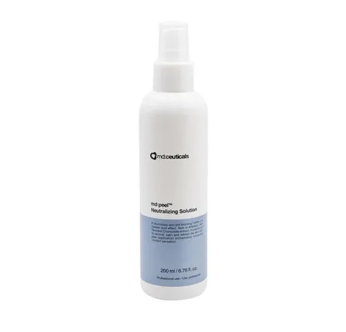 md:ceuticals Gesichtspeeling md:peel Neutralizing Solution, 200 ml - Schonendes Gesichtspeeling für alle Hauttypen. Mit beruhigenden Inhaltsstoffen wie Aloe Vera und Kamille für eine sanfte Pflege und frisches Hautbild.