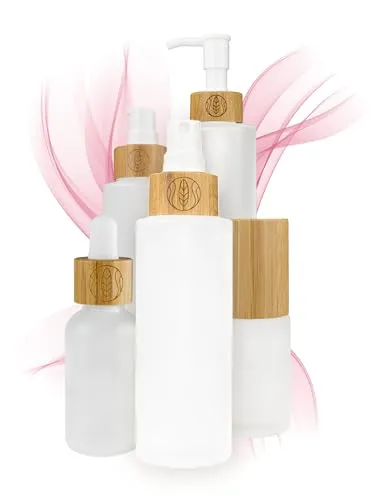 Wachsmann Leere Sprühflasche Glas 100 ml mit Bambusverschluss und Gravur, 3 Stück, Sprayflasche zum Befüllen mit Sprühkopf extra feine Vernebelung Deiner DIY-Naturkosmetik, Sprühkopfbehälter Haare