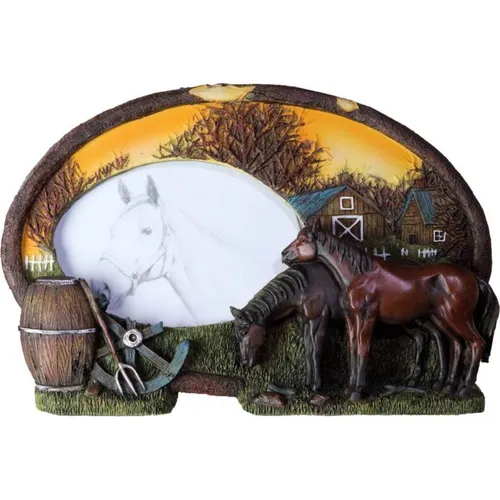 Bilderrahmen oval mit Pferde auf dem Hof
