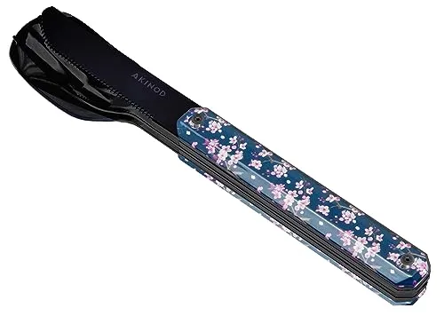 Akinod 12h34 Besteckset feststehend - STK - kirschblüte - Taschenmesser mit magnetischen Besteckteilen, kompakt und langlebig. Ideal für unterwegs, bietet es perfekten Komfort und eine mikrogezahnte Klinge, die nie nachgeschliffen werden muss.