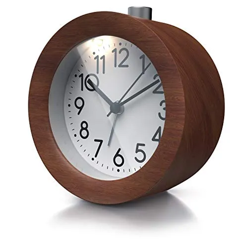 CSL - Wecker analog ohne Ticken – rund - Holz dunkel Nussbaum – Retro Design – beleuchtetes Ziffernblatt mit Licht – lautlos - Reisewecker - Weckton - Snoozetaste Schlummerfunktion – batteriebetrieben