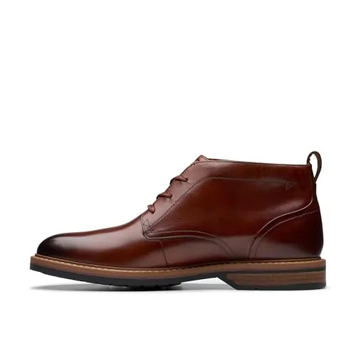 Clarks Aldwin Chukka Stiefel braun 42 EU - Wanderschuhe mit hochwertigem Glattleder, gepolsterter Lederdecksohle und rutschfester Gummisohle für optimalen Komfort und Grip auf jedem Terrain.
