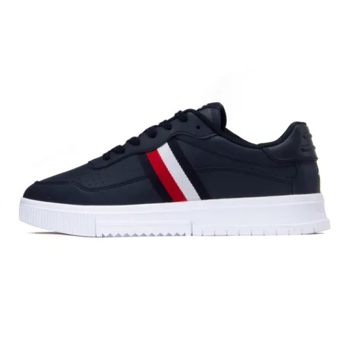 Tommy Hilfiger Herren Cupsole Sneaker Supercup Leather Stripes, Blau (Desert Sky), 40 - Herren-Sneaker aus hochwertigem Leder mit optimaler Passform, ideal für Alltag und besondere Anlässe, kombiniert stilvolles Design mit hohem Tragekomfort.
