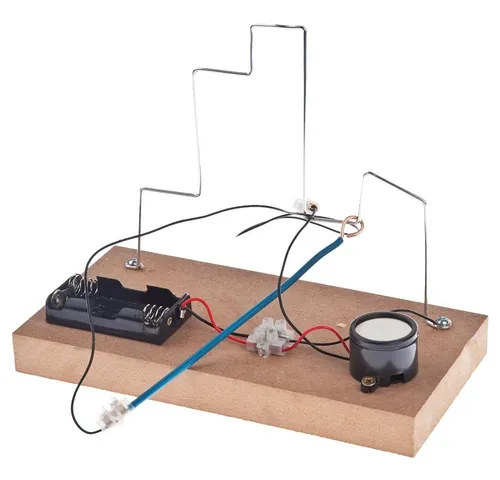 matches21 HOME & HOBBY Holzbausatz „Heißer Draht Treppe“ Elektronik Bastelset Holzbaukasten