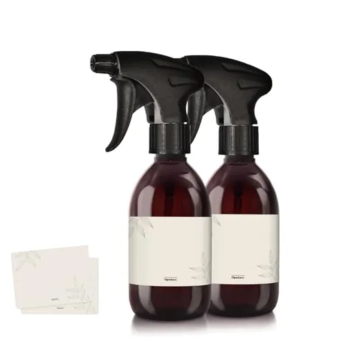Oputec 2x 300ml Sprühflaschen aus braunem Kunststoff zum Befüllen mit ergonomischem Sprühkopf + Etiketten – Leere Wassersprühflasche für Pflanzen, Reinigungsmittel, Haarpflege und mehr