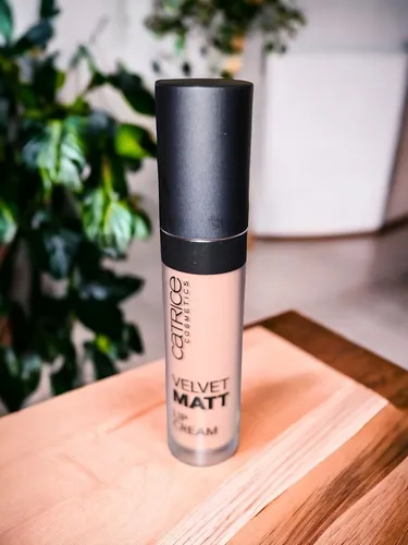 Catrice Velvet Matt Lippenstift Farbe 110Oriental Desert Nude farbig  TOP FARBE