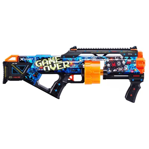 X-Shot Skins Last Stand - Game Over - Federdruck Dart-Blaster - Spielzeug-Schaumstoff-Blaster mit einzigartigem Design und hoher Reichweite bis zu 27 Meter. Inklusive Trommelmagazin für 14 Darts und 16 Darts im Lieferumfang, ideal für actionreiche Spiele!