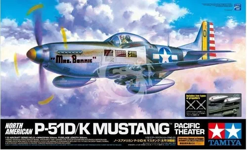 Tamiya 60323 1/32 P-51D/K Mustang Pacific Bausatz - Flugzeug Bausatz im Maßstab 1:32, ideal für Modellbau-Enthusiasten und detailverliebte Sammler.