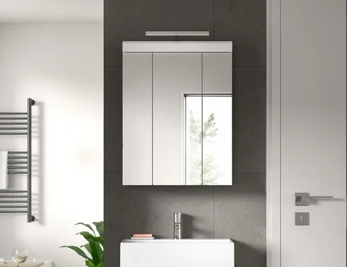 xonox.home Spiegelschrank Scout X06A9726 mit Beleuchtung - Kommode mit modernem Design, ideal für stilvolle Badezimmer. Bietet großzügigen Stauraum hinter drei Spiegeltüren und sechs höhenverstellbaren Einlegeböden.