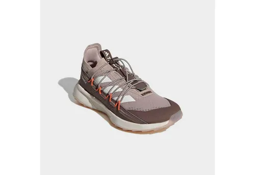 adidas Damen Terrex Voyager 21 Travel Shoes - Wonder Taupe/Off White, 43 1/3 EU - Leichte und bequeme Travel Shoes mit elastischen Schnürsenkeln, ideal für Outdoor-Abenteuer. Obermaterial aus offenporigem Mesh sorgt für Atmungsaktivität und Komfort.