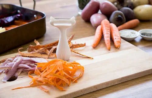 Peleg Design - CatPeeler Gemüseschäler - Weiß
