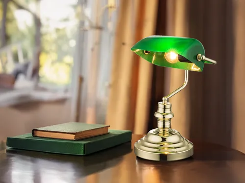 Retro LED Schreibtischlampe Messing mit grünem Lampenschirm - Bankerlampen im Retro Style, schwenkbarer Lampenschirm und 3-stufig dimmbar für ideales Lichtdesign und gemütliche Atmosphäre.