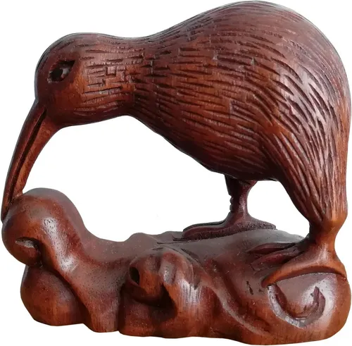 Wogeka Tierfigur Kiwi - Handgefertigte Holz-Dekoration aus Neuseeland - Dekofiguren aus hochwertigem Suar-Holz, handgefertigt von balinesischen Schnitzern, mit einzigartiger Oberflächenqualität und langanhaltendem Glanz.