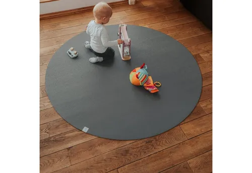 Sanosoft Runde Krabbelmatte Grau 120cm - Made in Germany - Spielmatte für Kinder, rutschfest und abwaschbar. Ideal zur Unterstützung der motorischen Entwicklung und für sicheres Spielen auf kaltem Untergrund.