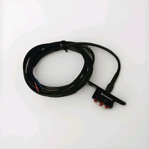 SUPER NOVA Supernova E3 2 Rücklicht für Gepäckträger 12V schwarz - Fahrradbeleuchtung mit hoher Sichtbarkeit, ideal für sicheres Fahren bei Dunkelheit und schlechtem Wetter.