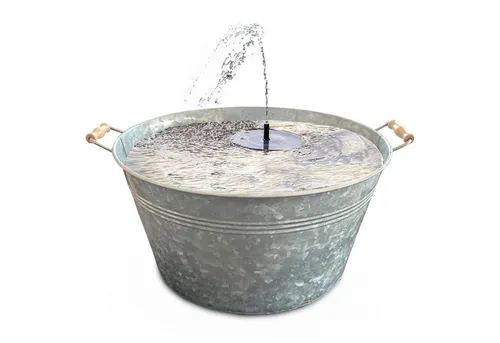 matches21 HOME & HOBBY Wasserspiel Outdoor Solar Brunnen Set 50cm Metall-Schale, (1 tlg), Rostfeste Zinkschale mit Holzgriffen als Garten-Brunnen