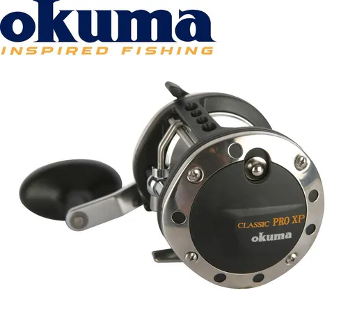 Okuma Classic XP Pro XP452La Multirolle - Angelrollen für Salzwasser & Meeresangeln, mit 6kg Bremskraft und ideal für Dorsch und Heilbutt. Leicht und robust mit 472g, perfekt für anspruchsvolle Angler.