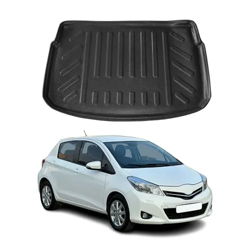 OMAC Kofferraummatte für Toyota Yaris 2012-2020 - Fahrzeugspezifische Kofferraummatte aus Gummi, wasserdicht und rutschfest für maximalen Schutz und einfache Reinigung im Innenraum.