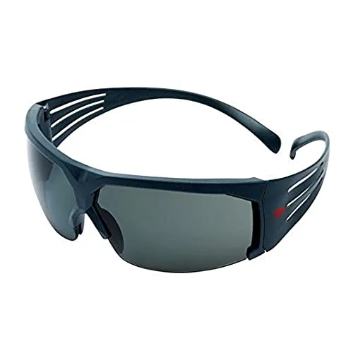 3M SF611AS SecureFit Schutzbrille - Schutzgläser mit polarisierenden Scheiben für optimale Sicht und Komfort. Ideal für industrielle Anwendungen dank innovativer Bügeldruckverteilungstechnologie für eine druckfreie Passform.