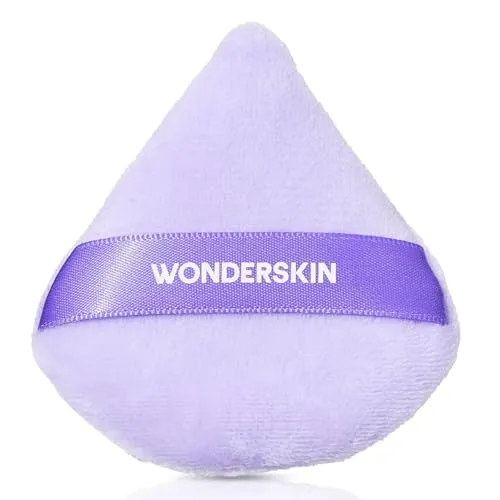 Wonderskin FYP Puderquaste – Dreieckige Puderquaste für Gesichtspuder, weiche Velours-Make-up-Quaste für losen oder gepressten Fixierpuder