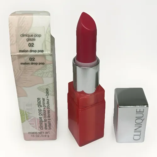 CLINIQUE POP GLAZE Lippenfarbe + Primer 02 MELON DROP POP - Limited Edition Lippenstift in Pfirsich-Orange-Rot, bietet langanhaltende Satin-Finish und bringt Farbe und Pflege für ein strahlendes Lächeln.