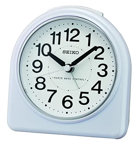 SEIKO Funkwecker QHR204W - Klassischer Funkwecker mit automatischer Zeiteinstellung, Zifferblattbeleuchtung und praktischer Snoozefunktion für einen entspannten Start in den Tag.