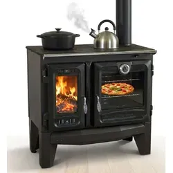 Premium-Holzherd Modell 216 mit 8,97 kW – Effizientes Kochen und Heizen - Vielseitiger Holzherd mit innovativem Design für effizientes Kochen und Heizen. Inklusive Backroste und Räucherspieß für vielfältige Zubereitungsmöglichkeiten. Hohe Energieausbeute und geprüfte Qualität.
