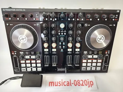 Native Instruments TRAKTOR KONTROL S4 MK2 DJ Controller 4 Kanal 4 Deck