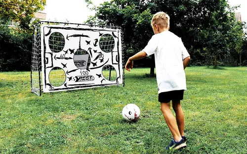 Best Sporting 11076 Fußballtor 213 x 152 cm mit Torwand TAKTIK - Fußballtor mit Torwand, bietet 5 Schusslöcher für gezieltes Training, ideal für Garten und Sportplatz, Maße: 213 x 152 cm, stabiler Rohrdurchmesser von 25 mm.