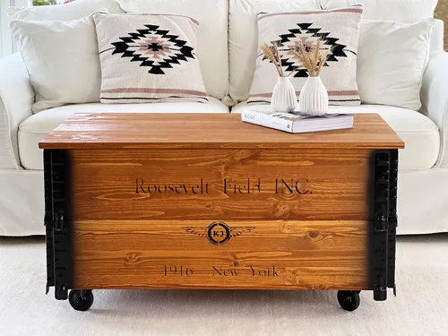 Vintage Truhentisch aus massivem Holz - Eleganter Couchtisch im Vintage-Stil, mit Stauraum und klappbarer Platte, ideal für das Wohnzimmer und als Designklassiker.